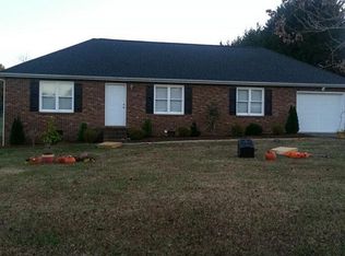 1563 Carriage Ct, Conover, NC 28613