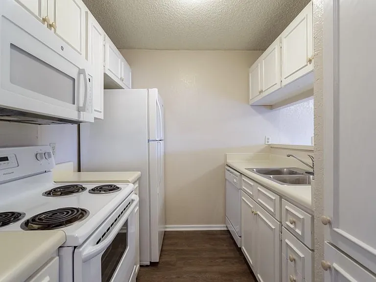 1602 Mill St #C — Photo 5