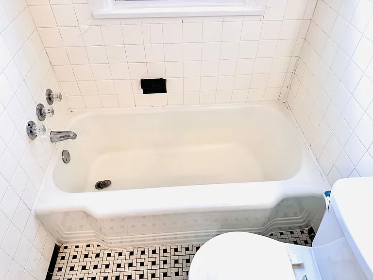 908 Hudson Ave FHY Properties, LLC — Photo 31