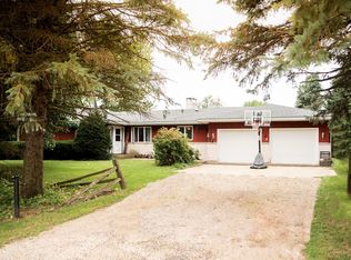 585 Penrose Rd, Dixon, IL 61021