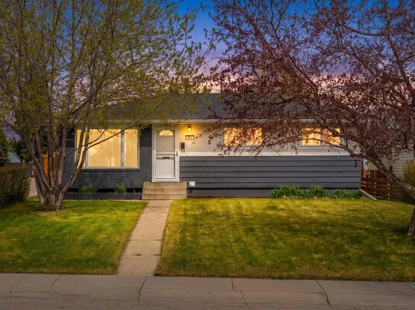 54 S Atlanta Cres SE, Calgary, AB T2J 0Y1