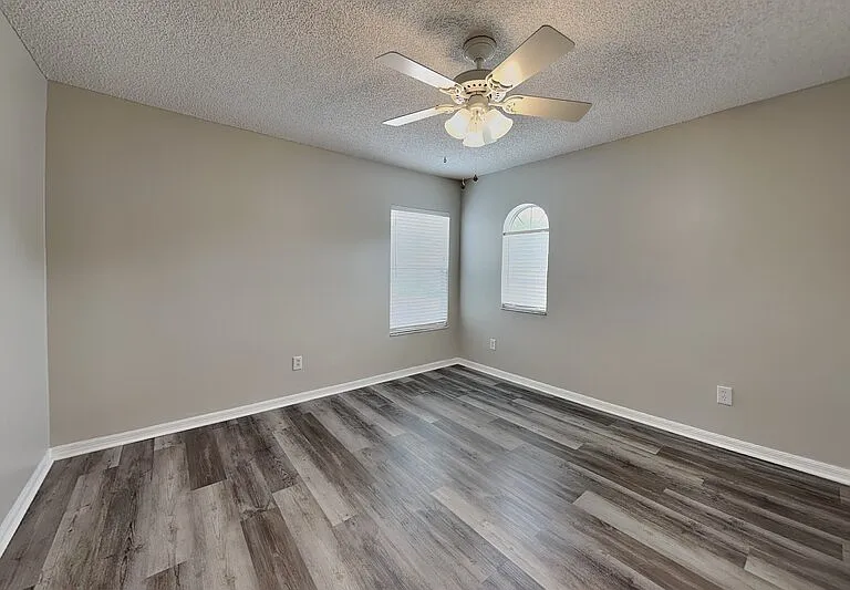 9525 Southern Garden Cir — Photo 11