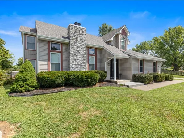 1131 S 105th St, Edwardsville, KS 66111