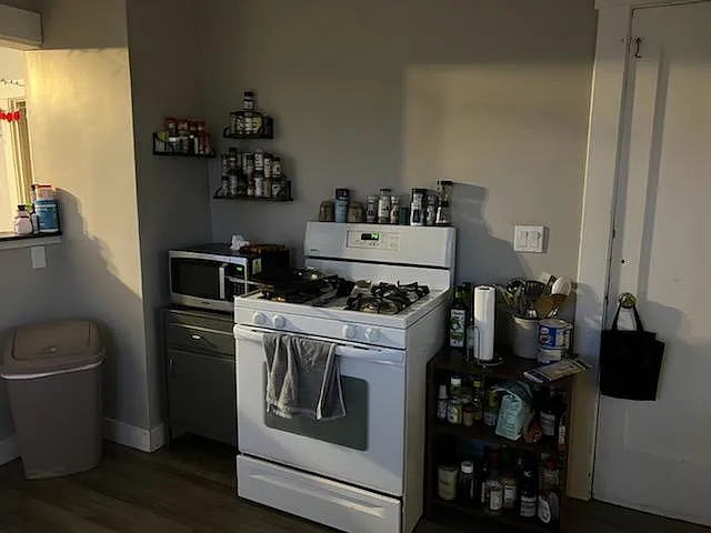 3225 W Providence Ave — Photo 4