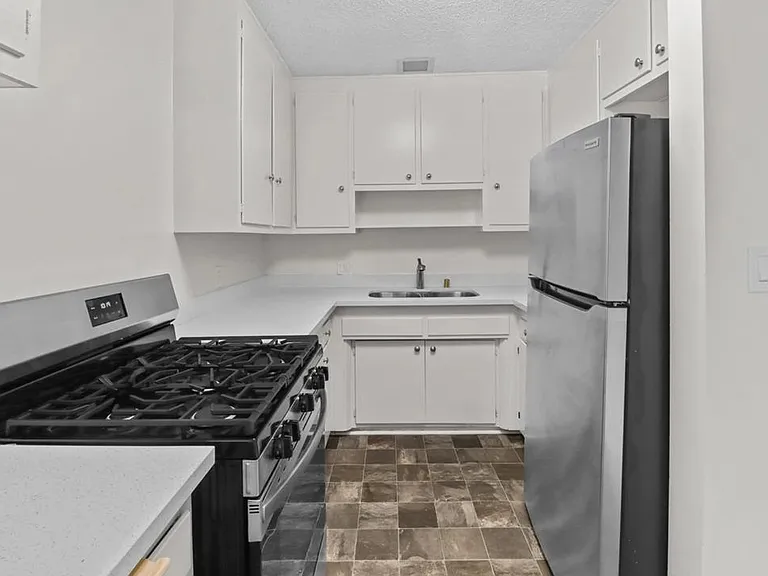 14332 Riverside Dr #5 — Photo 16