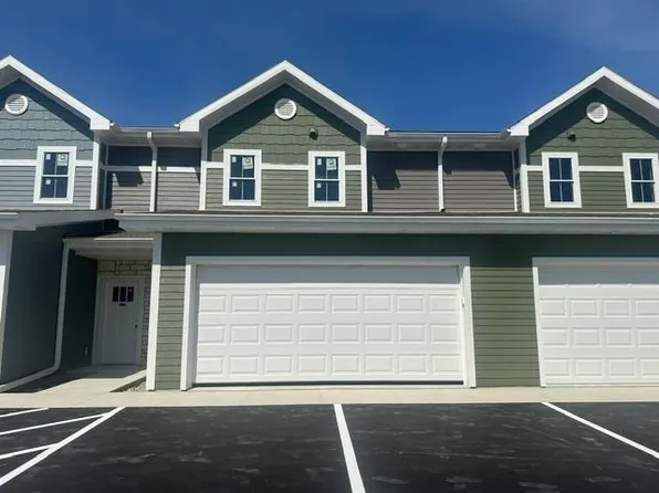 200 Settlers Dr #208, Jefferson, WI 53549