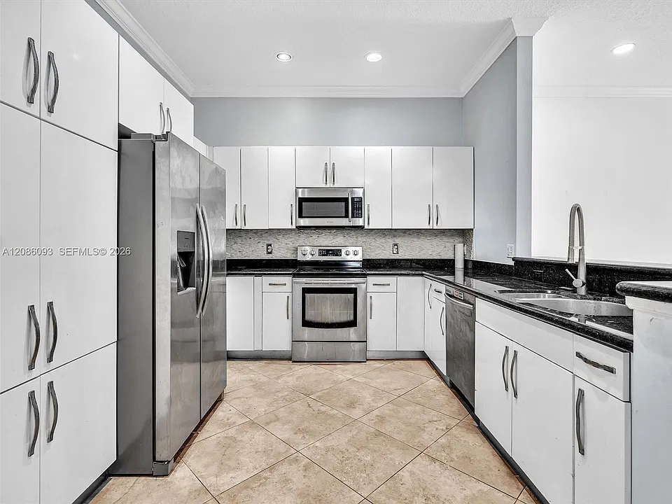2727 Treasure Cove Cir