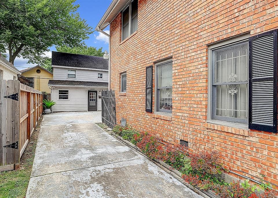1st image of 2420 Oakdale St #1