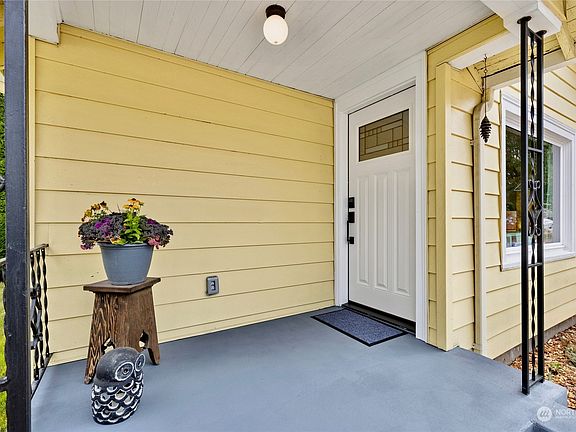 2nd image of 5023 S Yakima Avenue