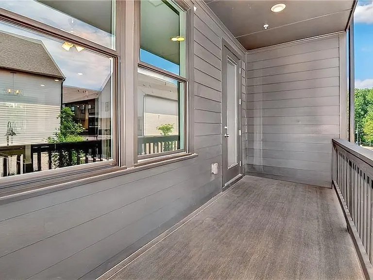 6562 Beacon Dr — Photo 10