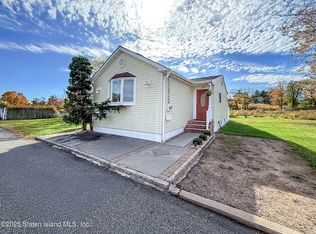 138 Fox Beach Ave, Staten Island, NY 10306