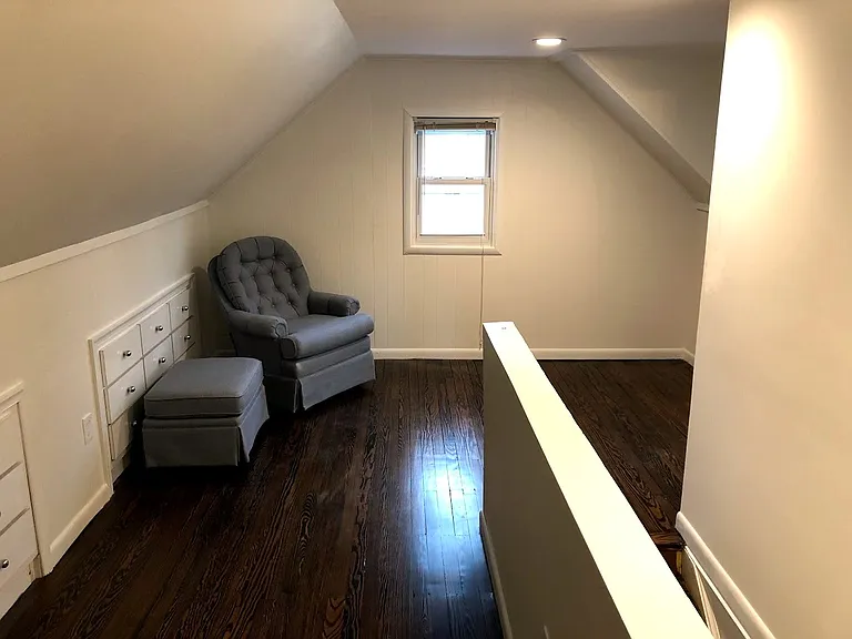 10611 Saint Paul St — Photo 10