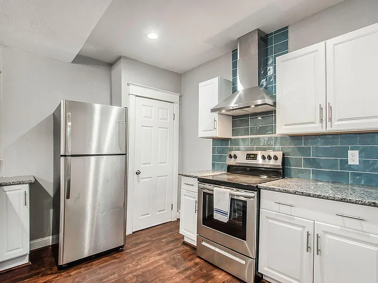 4025 Euclid Ave — Photo 8