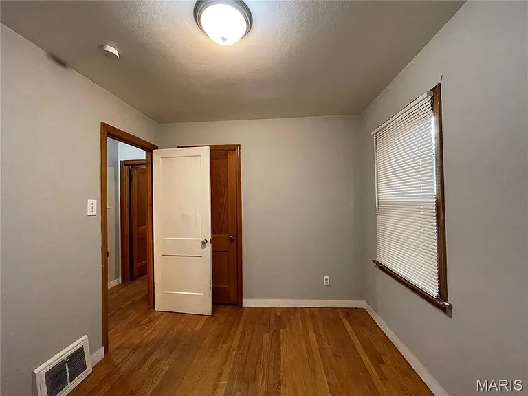 10745 Saint Xavier Ln — Photo 33