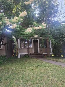 1122 S Washington St, Aberdeen, SD, 57401