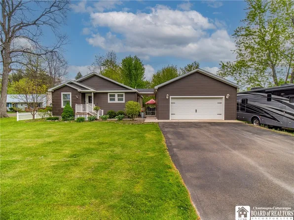 3972 N Everett Ave, Bemus Point, NY 14712