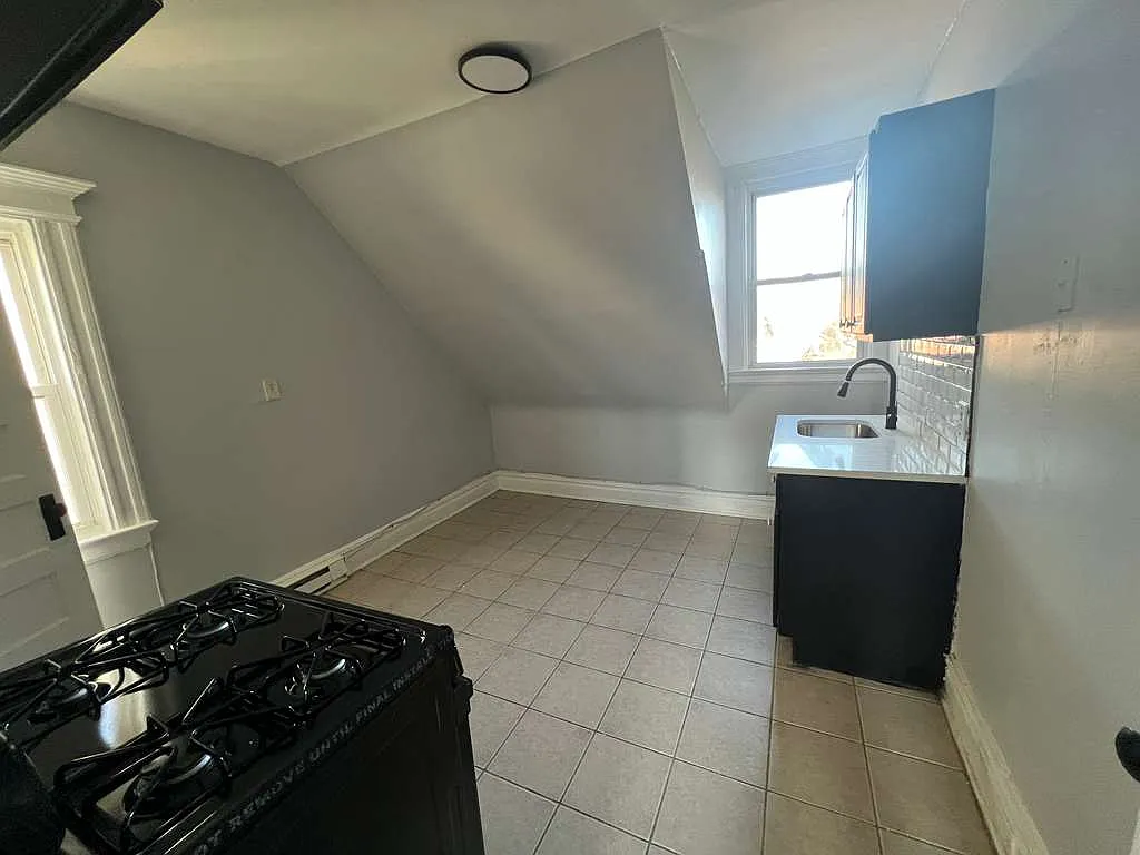 Building Photo - 870 S 14th St #3