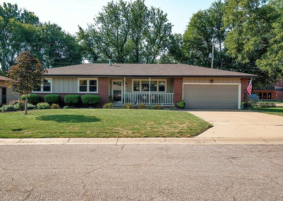 1st image of 1200 Louise Ln