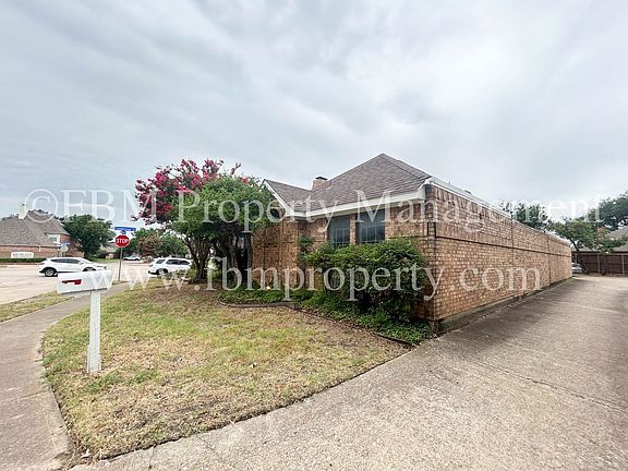 2nd image of 806 Cresside Ln