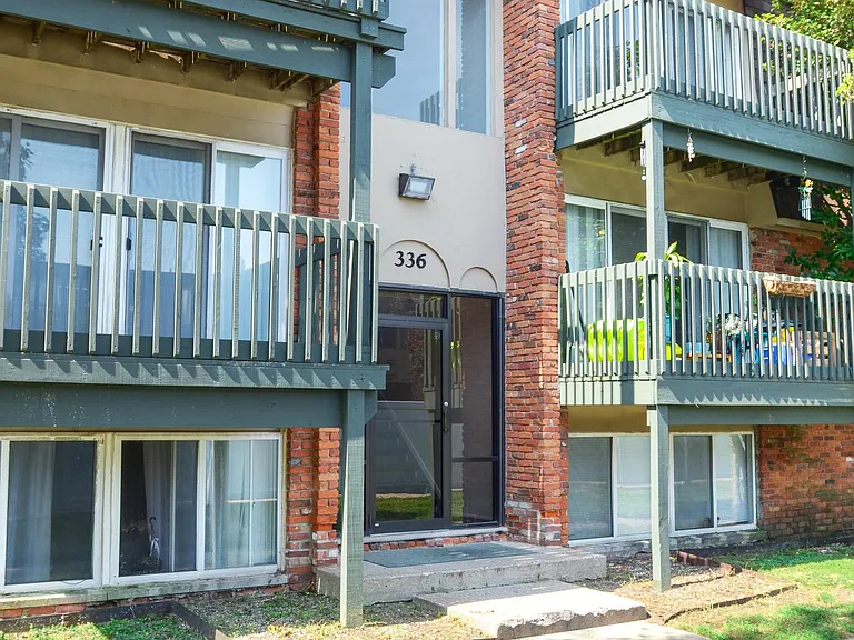 Whitehall Apartments — Photo 18