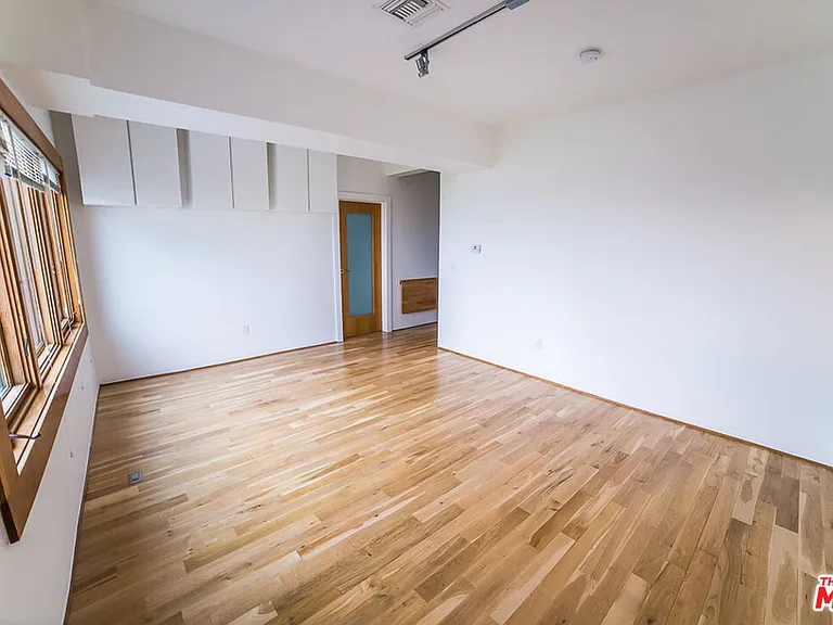 8 Brooks Ave — Photo 16
