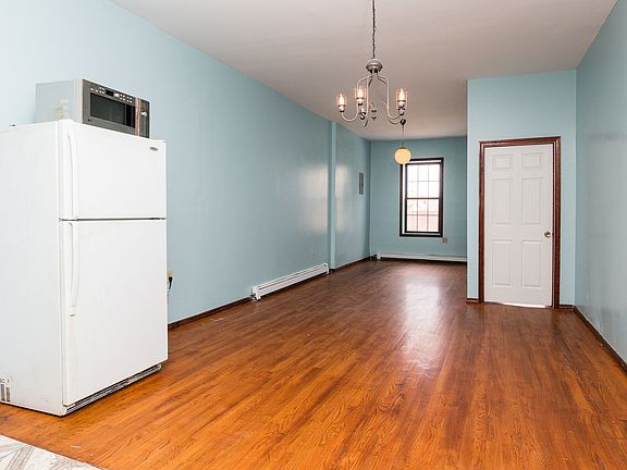 4th image of 672 Franklin Ave APT 2