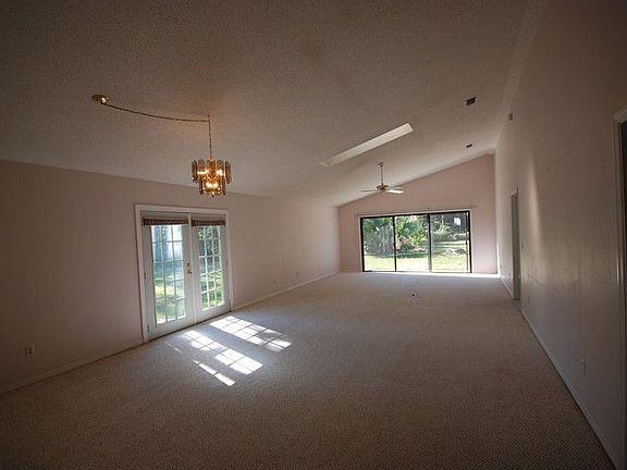 4th image of 999 Heatherwood Ct