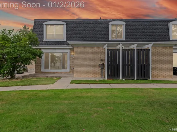 29792 City Center Dr, Warren, MI 48093