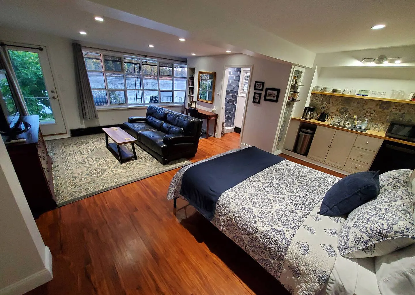 1 bed, 400 sqft, $2,295 — Photo 4