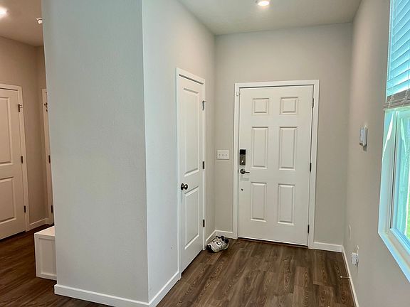5th image of 14750 Cashew Ave