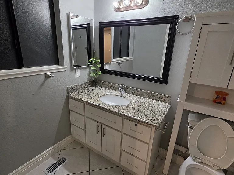2030 Hayworth Dr — Photo 5