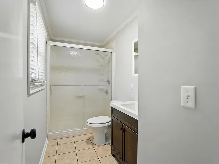 2413 Hoffman St — Photo 20