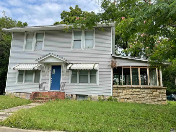 912 SE 21st St, Topeka, KS 66607