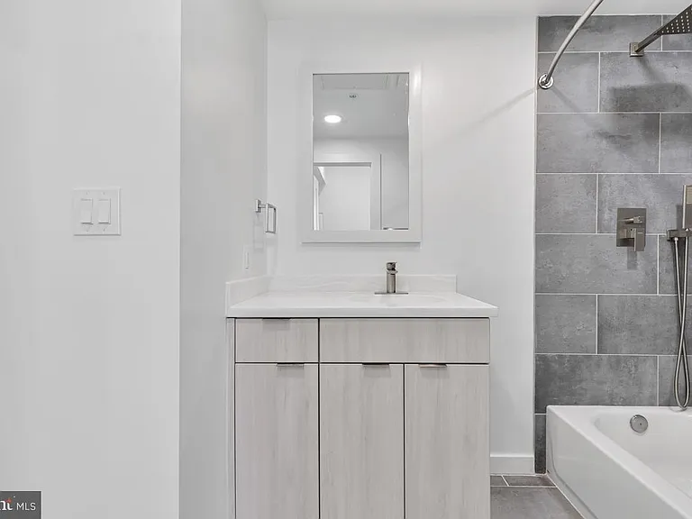 506 H St NE #401 — Photo 10