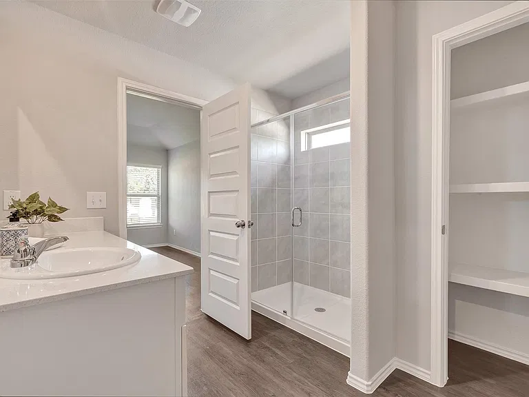 261 Gallant Front Ln — Photo 27