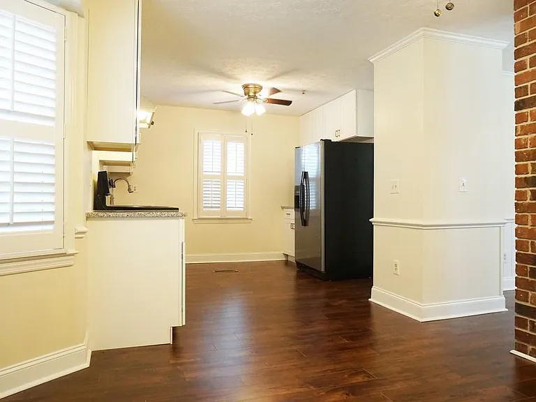 318 Foxhall Ct — Photo 12