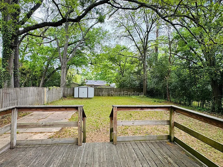 301 Bradley Dr — Photo 22