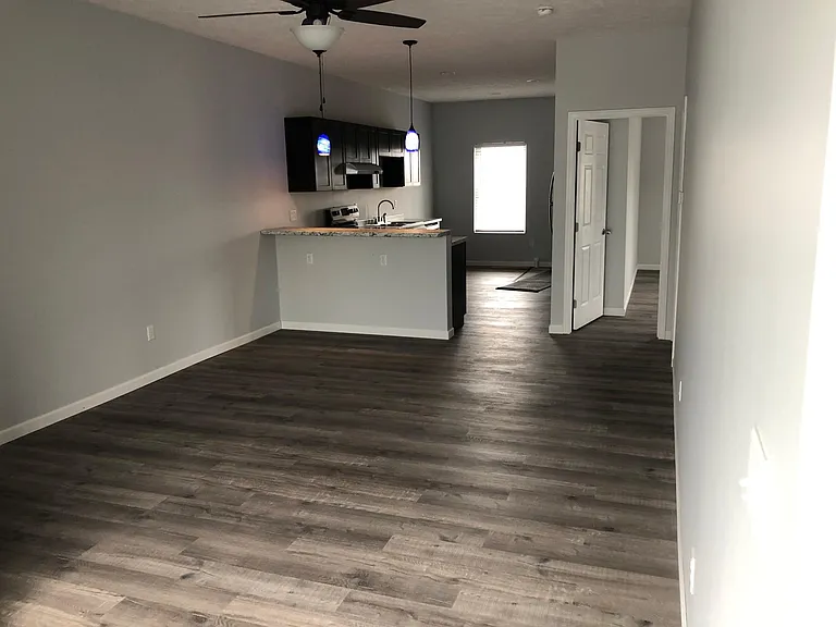 46 Seymour Ln — Photo 3