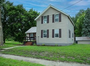 320 W Fayette St, Denver, IA 50622