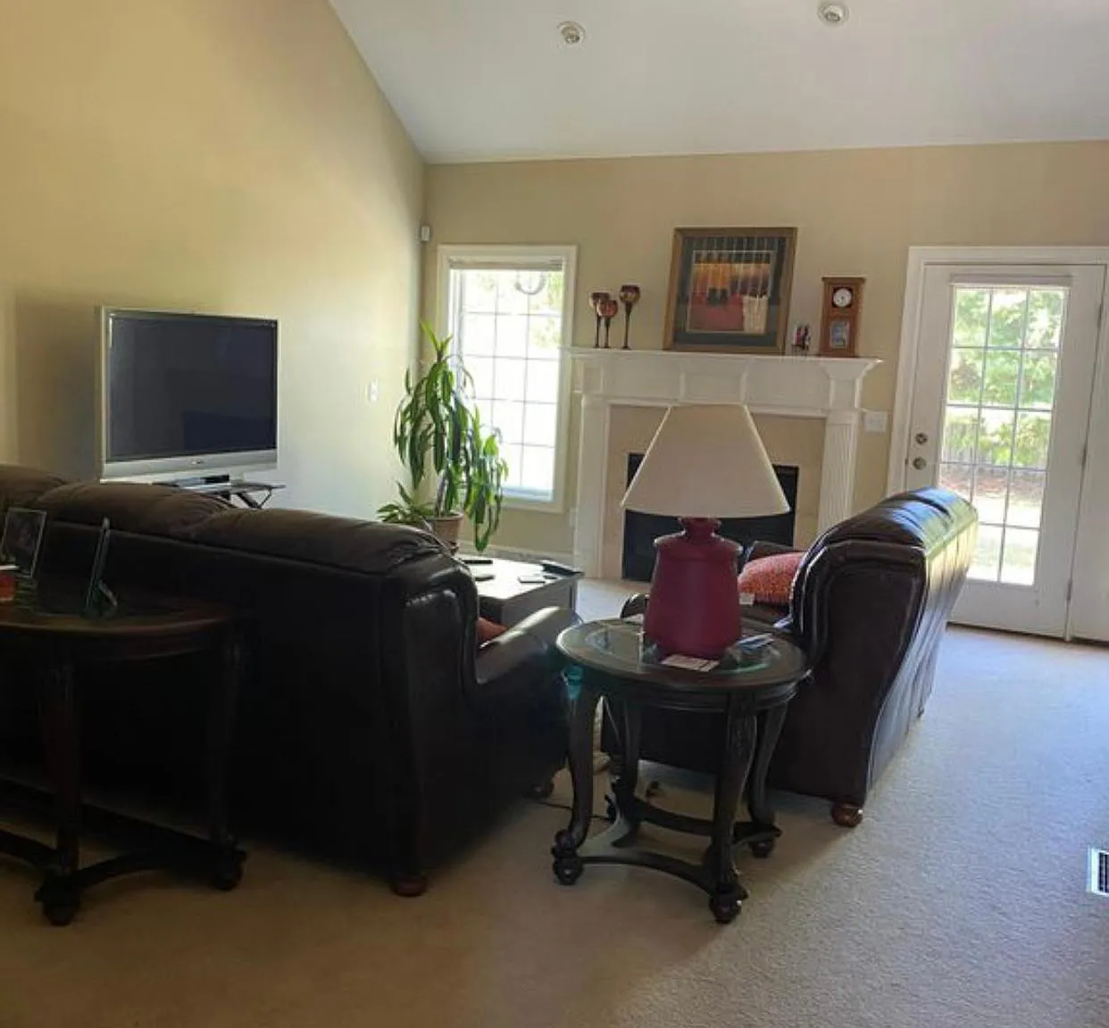 2 bed, 1438 sqft, $2,400 — Photo 1