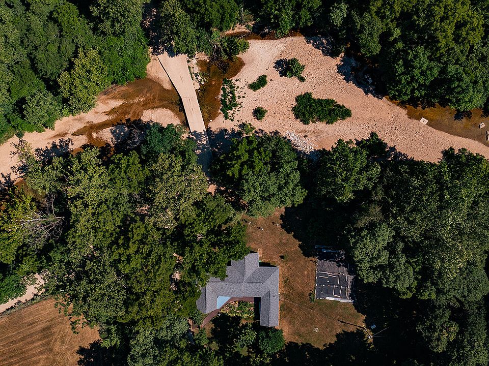 1st image of 758 Bartlett Dr