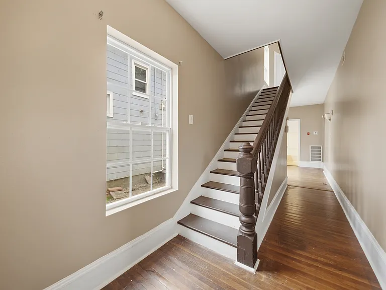 315 Blair Ave — Photo 2