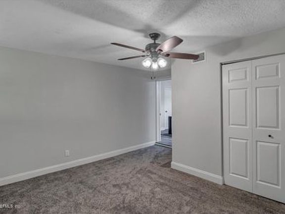 4th image of 724 Luna St