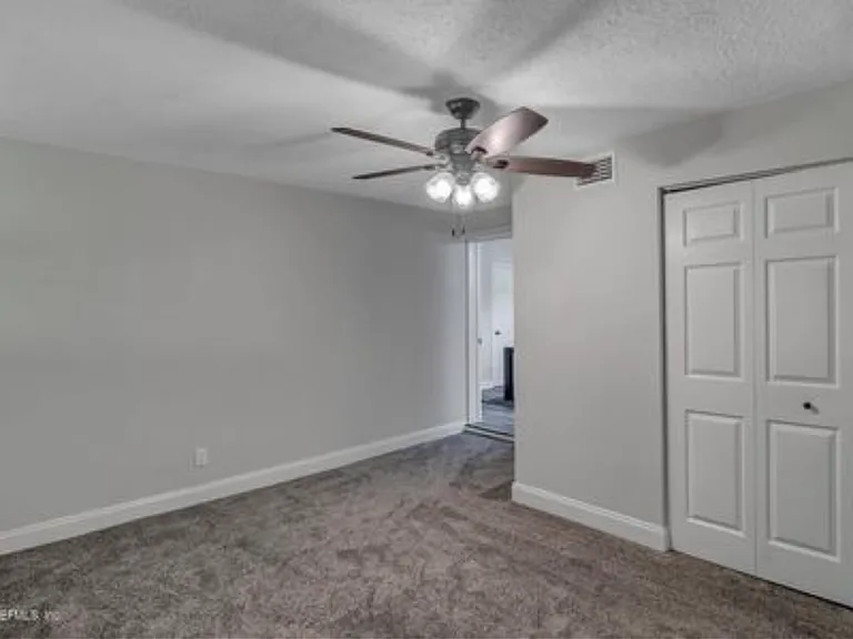 724 Luna St — Photo 4