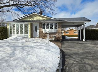 38 Hadley Cir, Ottawa, ON K2H6N9