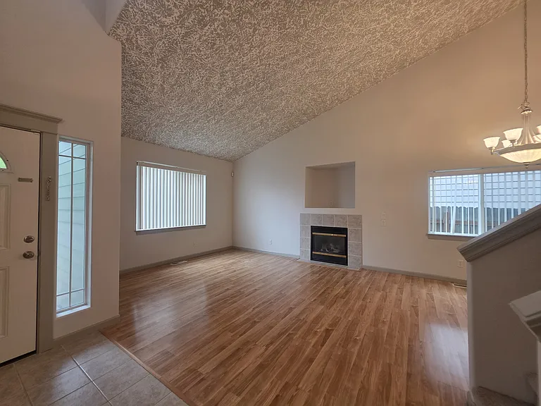 4373 Hearth St NE — Photo 8