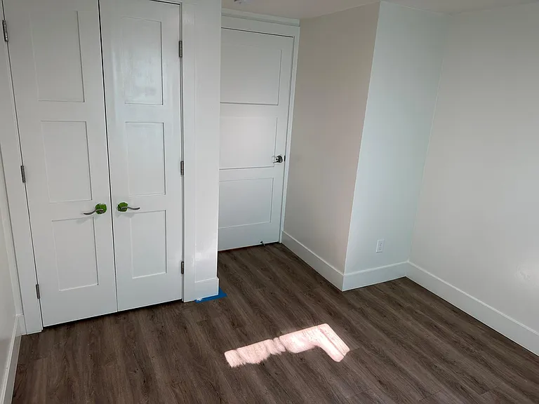 305 U St #100 — Photo 9