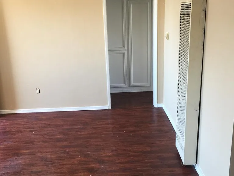 1941 Wilcox Ave #10 — Photo 11