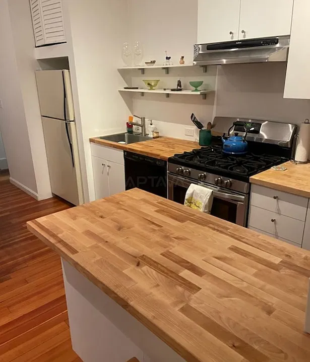 26 Andrew St #8