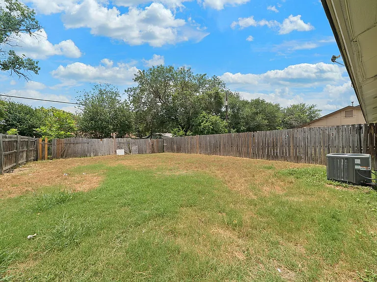 5250 Gawain Dr #5250 — Photo 20